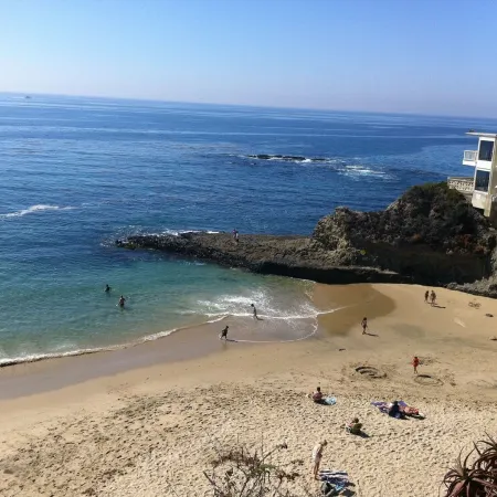 Charming Downtown Laguna Beach Cottage-beach across street/town 1 block