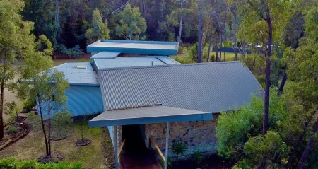 Deckhaus Hepburn Retreat