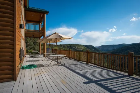 Rock Canyon Ranch Lodge 1 Zion National Park Отели рядом с достопримечательностью «Checkerboard Mesa»