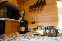 Tiny Timber-28 Miles to Yellowstone