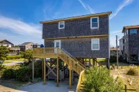 Sleeps 16! 1 Minute Walk To Beach!