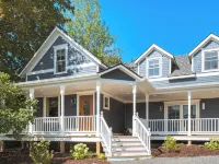 Walk to Shops & Lake/Hiking, EV Charger, Fire Pit! Hotels in Bayfield