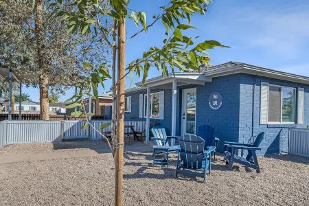 Biltmore Bungalows Triplex w/Heated Pool, Carports, 9 Smart TVs, W/D, Fast WiFi