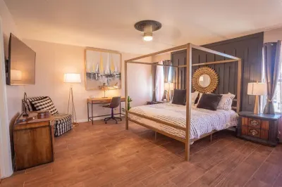 Joshua Tree National Park-Gorgeous Home-HotTub+Game Rm+Views+EV Charger! Hotel dekat Old Schoolhouse Museum