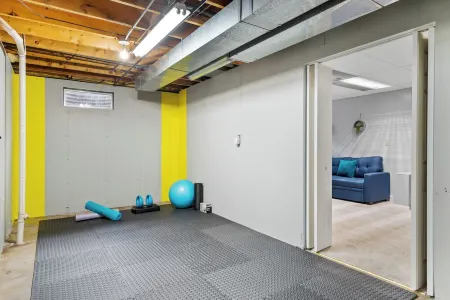 King Bed+Deck+Fenced Back Yard+Pets Welcome! Отели рядом с достопримечательностью «Swanson Park»