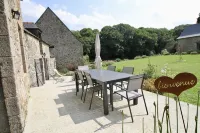 Gîte Coëtquen- Domaine du Bois Riou- swimming pool- Dinan-Dinard-Saint Malo