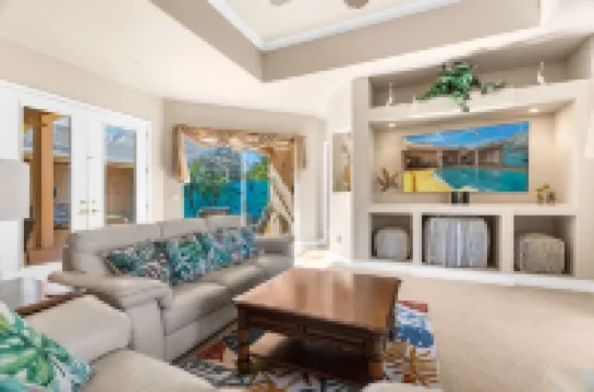 Private Cabana home. Heated pool. 3400 sq ft of luxury! Kids and pets welcome.