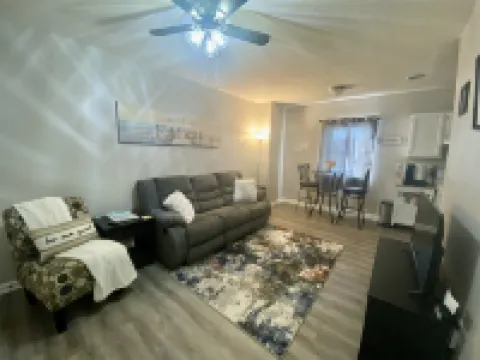 Simply sweet - Entire 1 bed upstairs apt near EKU