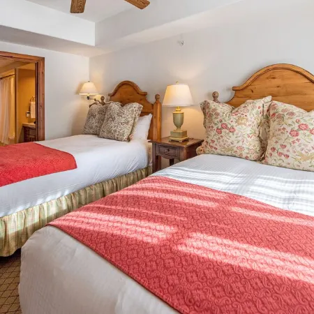Heart of Vail Village - Free Breakfast, Free Parking, No Resort Fee - Walkable