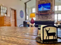 Breathtaking Mountain Views / Hot Tub /  Chef's Kitchen /Hiking, Biking, Winery Hoteles en Municipio de Laurel Creek