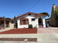 Spacious Home near Downtown San Leandro Hotels near Nordstrom Rack
