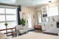 Modern Farmhouse & Guest Home in Wallisville! Hotels in Chambers County