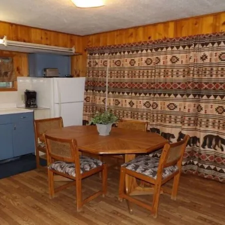 Ponderosa Cabins 104 N Laurel cabin 12