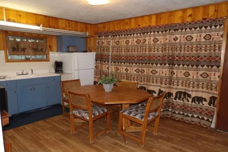 Ponderosa Cabins 104 N Laurel cabin 12