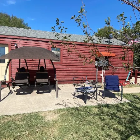 Modern Private Cabin, Fishing, Shooting Range, Fire Pit, 4WD Trails & Canoeing