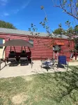 Open modern Cabin, fishing, shooting range, tranquil/private, firepit, 4W, canoe