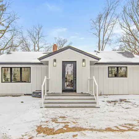 Quiet Rural Escape – Updated Home on 2 Acres w/ Fire Pit Отели в г. Гудхью