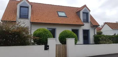 Cute detached house. Hotels near Aire du Camping Car