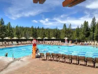 Luxury home on Donner golf course - Pools