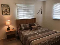 Freshly Remodeled 2 Bedroom, Full Kitchen, living Room Suite, in Cascade unit #1 - Balcony