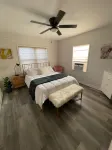 Pet friendly 2/1 home - 1 block to downtown Shiner - 3-Star