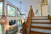 Walk to Dinner! Waterfront, Updated, Prime Location - Back Home Oconee