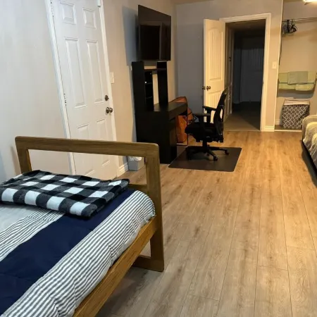 VeryPrivateHouse in Riverside,3Bedrooms& 2 1/2 Bathroom House w/Pool & Big Patio