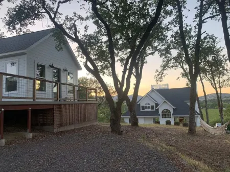 Cozy Wine Country Rental Close to Downtown Hopland