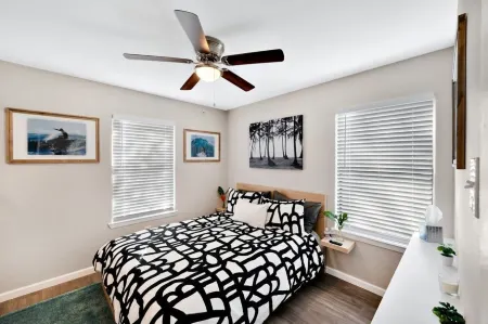 Trifecta. 2 miles from Silos/Downtown Waco/Baylor U