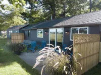 Kingfisher Cabin - Stunning Waterfront Vistas!