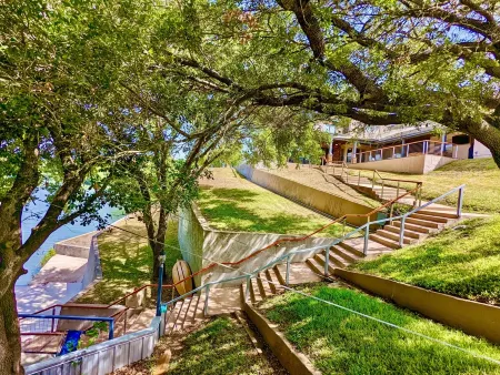 Waterfront Luxury Home on 5 Acres. Sleeps 22. Beds: 5 king, 4 queen, 4 twin XL