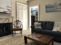 Charming Stay Downtown Dover – Free Wine!