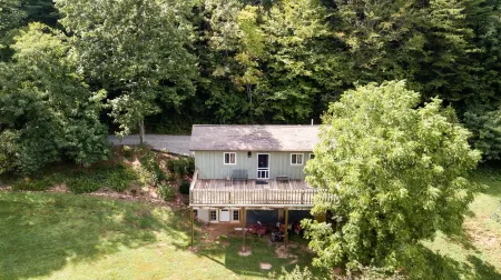 Enchanted Mountain Cottage on quaint farm with creek and opt. breakfast