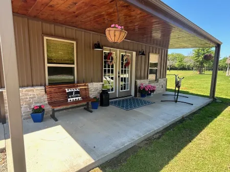 Tranquil Country Getaway near Bois D' Arc Lake and Lake Bonham.