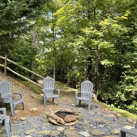 Stunning  Mountain Views From Cabin With Hot Tub & Covered Porch!