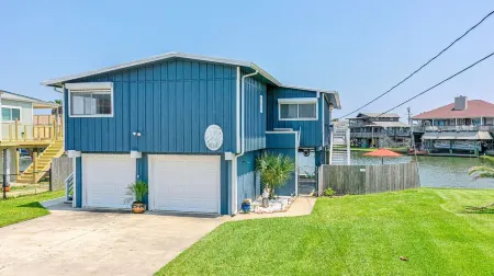 Waterfront - The Blue Heron House