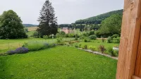 Quiet house in the Morvan with beautiful view of the Château de Ménessaire. Hotels in Ménessaire