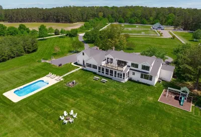 RANCH AT ROYAL OAK- Exclusive waterfront pool pier  호텔
