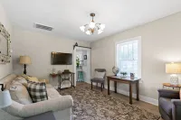 Genevieve's Cottage! Totally Renovated with all the Charm!