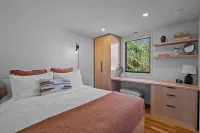 Tiny Home a fantastic Location close to 9th Street!