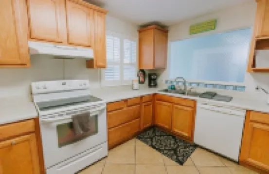 Walk to the Beach and Close to Downtown - the Perfect Location! the Main Suite