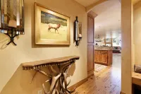 Pet Friendly & Luxurious 3 bedroom Aspen Condo