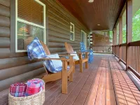 Mountain Retreat Log Cabin in Waynesville Near Asheville