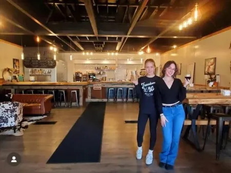 Penthouse 105-Heart of Downtown