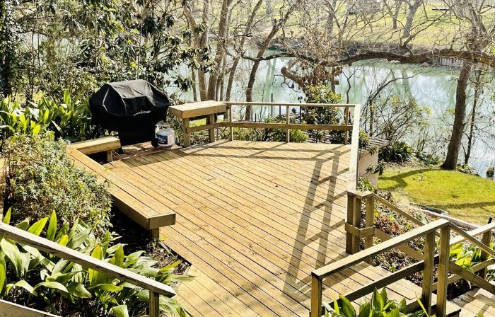 New!!! Luxury Riverfront Oasis with Gorgeous Oaks and Ping Pong Table!