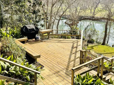 New!!! Luxury Riverfront Oasis with Gorgeous Oaks and Ping Pong Table!