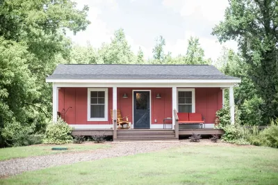 Charming country guest cottage eight miles from downtown Athens and UGA Hotels near Georgia Square Mall