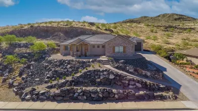 New Custom Suite Near Zion Park and Sand Hollow