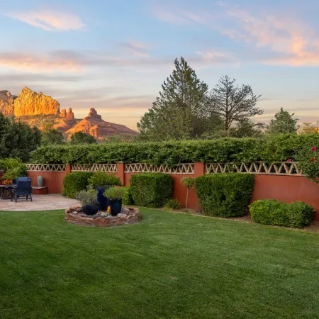 Uptown home, Heated Pool, Hot Tub, Amazing Views