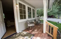 A quaint cottage in the woods. Close to world class ski resort, Sun Valley.